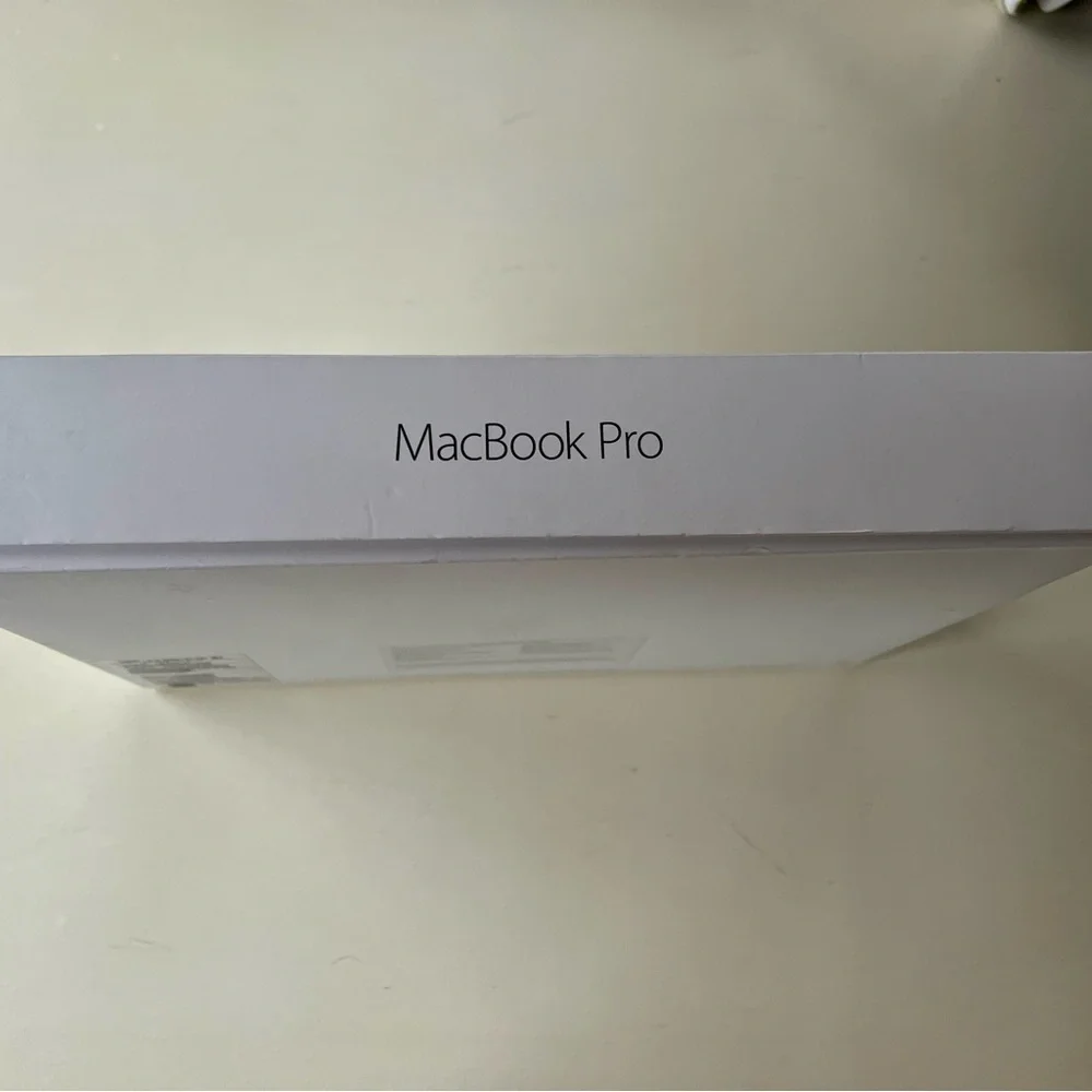 Apple MacBook Pro 13 Box With Original Charger Adapter Never Used​​